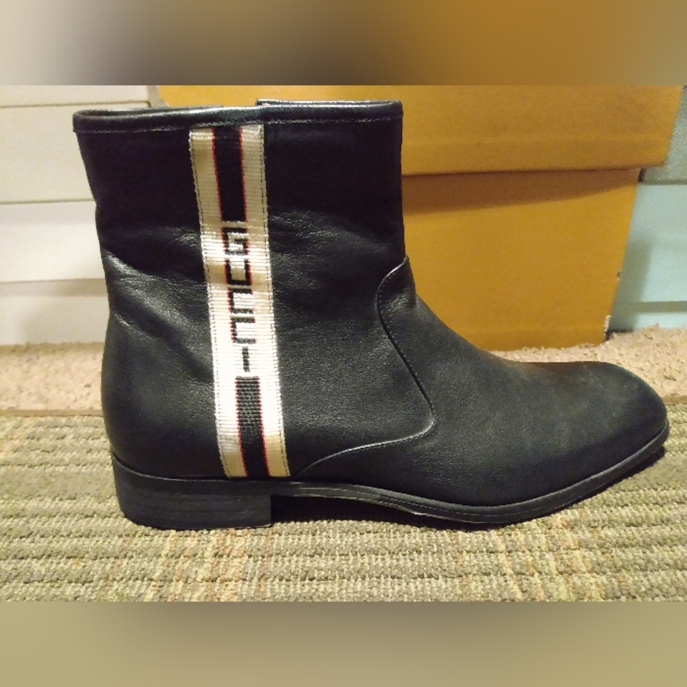 Gucci Men's Side Zip Leather Boots - Black